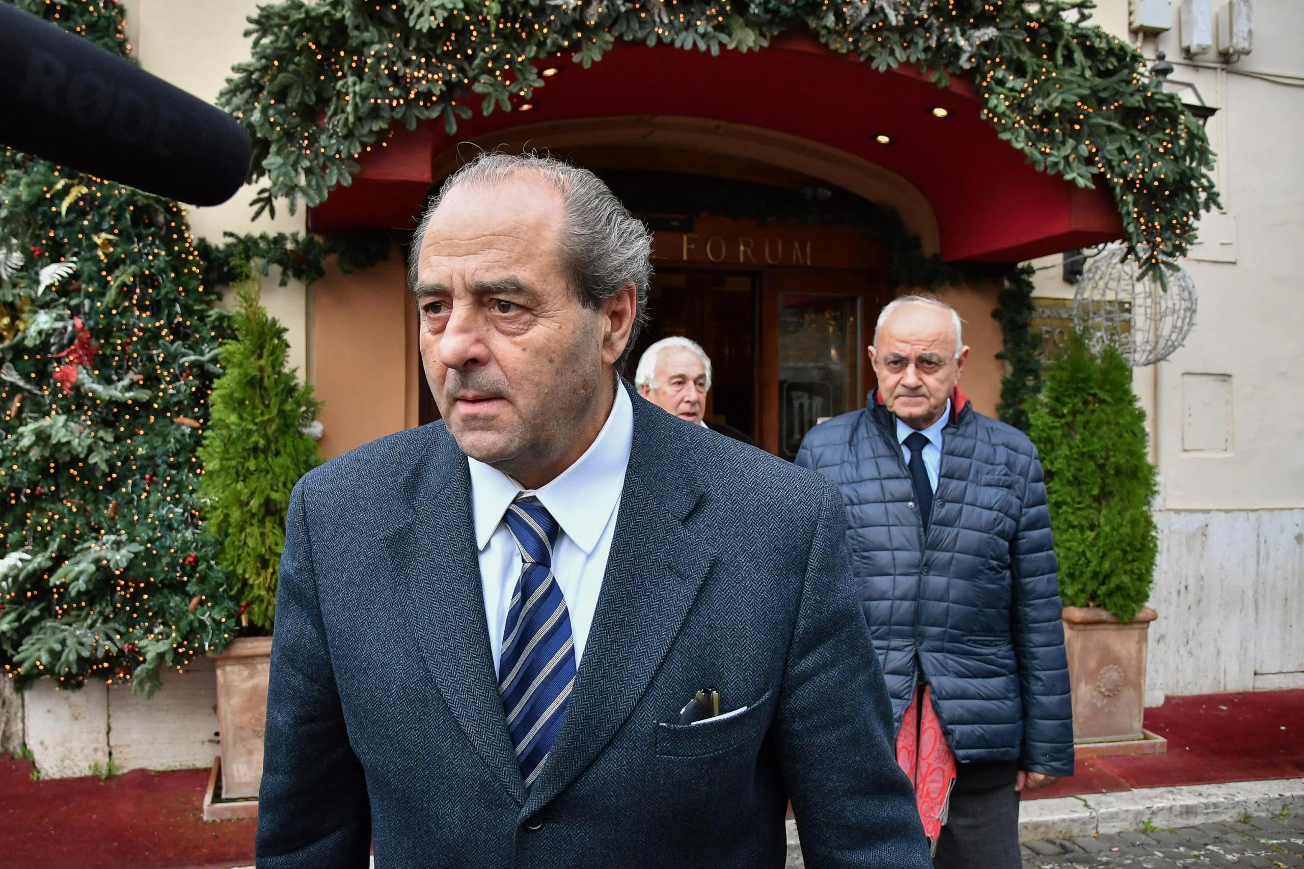 Antonio Di Pietro, ex magistrato simbolo di Mani Pulite, difende la riforma sulla separazione delle carriere, criticando le posizioni dell'Anm e le mobilitazioni contro il governo.