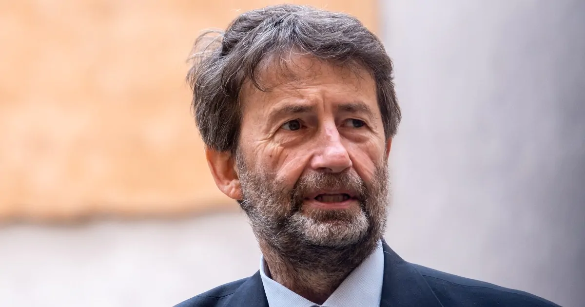 Dario Franceschini, intervistato nel suo nuovo studio a Roma, analizza la strategia per un’opposizione efficace e critica il governo Meloni.