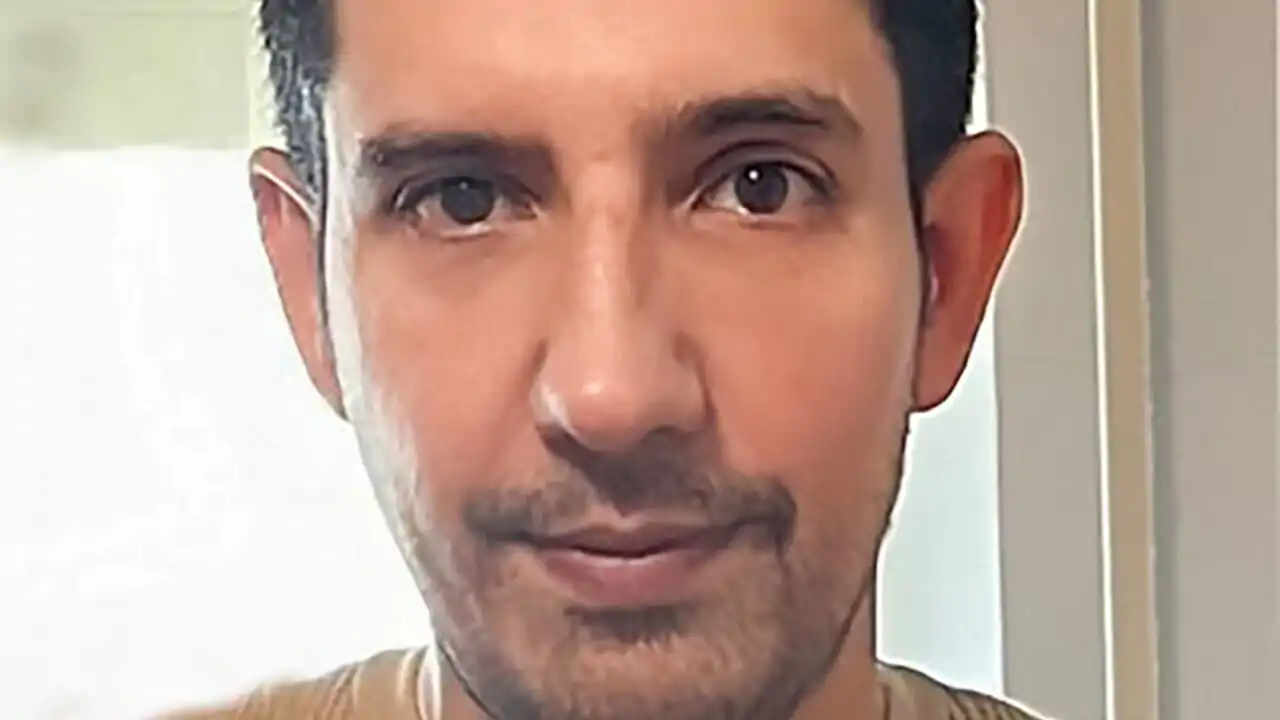 Florian Lifi, operaio di 37 anni, è stato trovato senza vita nella doccia dalla madre. La comunità di Martinengo si stringe attorno alla famiglia.