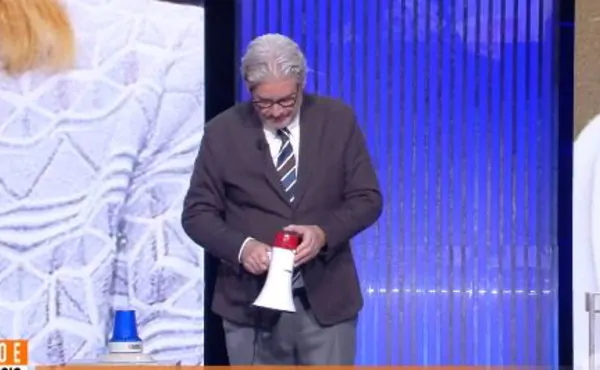 Scontro acceso a Dritto e Rovescio: Del Debbio urla al megafono “Stai zitto!” per fermare Davide Faraone