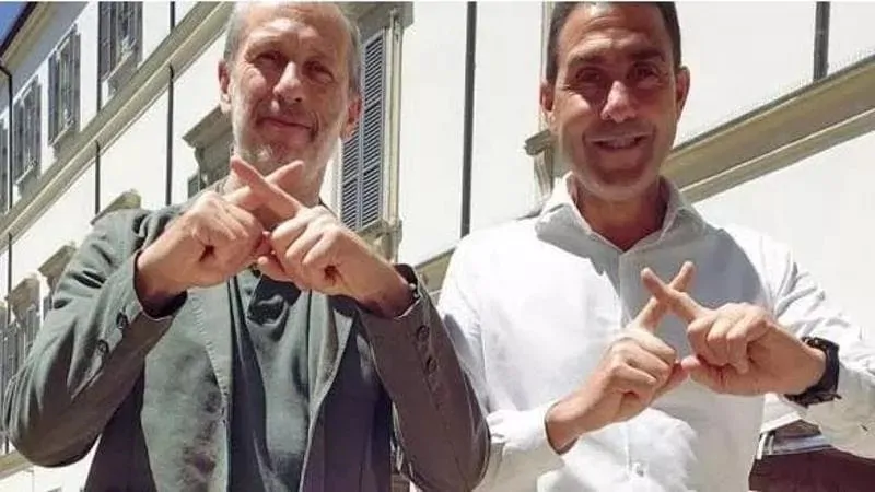 Un passo indietro che pesa e che scuote il movimento del generale ed eurodeputato Roberto Vannacci. Fabio Filomeni, storico collaboratore e tra i fondatori del progetto “Il Mondo al Contrario”, ha annunciato il suo addio alla vigilia del lancio ufficiale del movimento politico. Una rottura che si consuma su temi chiave, tra cui il rapporto con la Lega di Matteo Salvini e le posizioni geopolitiche del generale, giudicate da Filomeni troppo allineate all’Occidente.