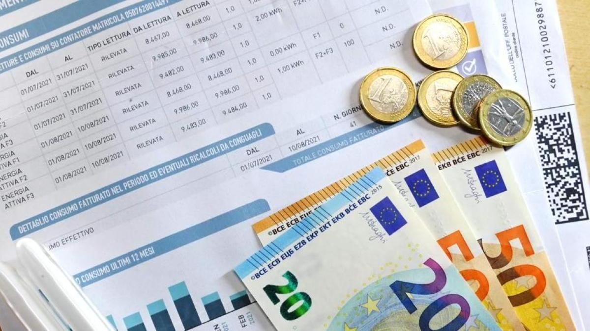 Il Consiglio dei ministri ha approvato il decreto Bollette: previsto un aiuto economico per le famiglie con Isee fino a 25mila euro. Il governo non ha ancora fornito dettagli sulle modalità di richiesta.