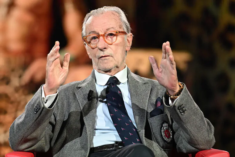 In un editoriale su IlGiornale.it, Vittorio Feltri critica duramente Ilaria Salis, deputata europea nota per il suo impegno sui diritti umani. Le sue parole riaccendono il dibattito sulla riforma del sistema carcerario.