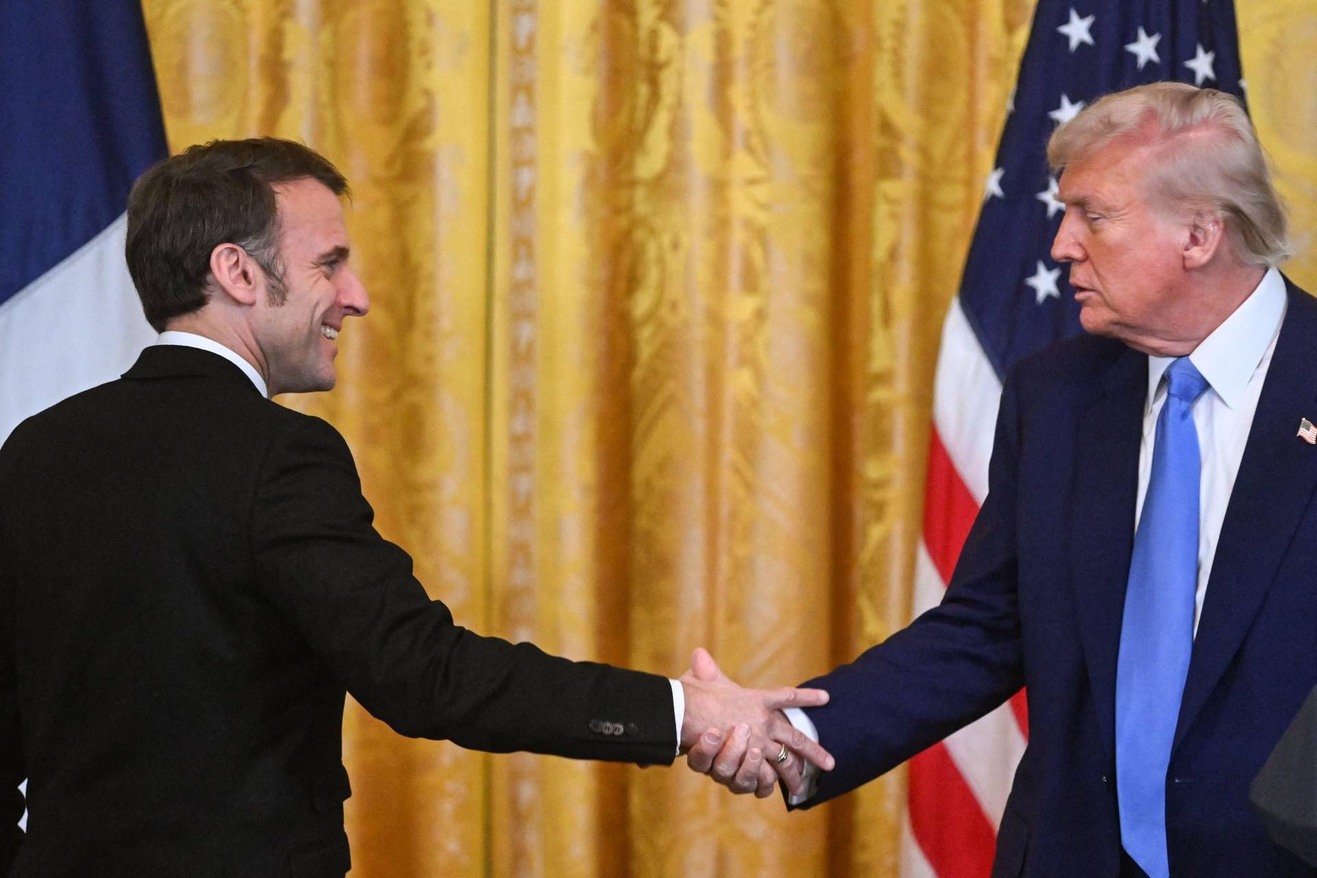 Il presidente degli Stati Uniti, Donald Trump, ha rivolto parole di apprezzamento alla premier italiana Giorgia Meloni durante un incontro con il presidente francese Emmanuel Macron nello Studio Ovale. "Amo l'Italia, è un Paese molto importante.