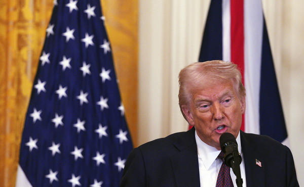 Dopo l’incontro esplosivo nello Studio Ovale, che ha visto un acceso scontro tra Donald Trump e Volodymyr Zelensky, i due leader sono tornati a parlare, ma le dichiarazioni del presidente degli Stati Uniti non fanno che aumentare la tensione.