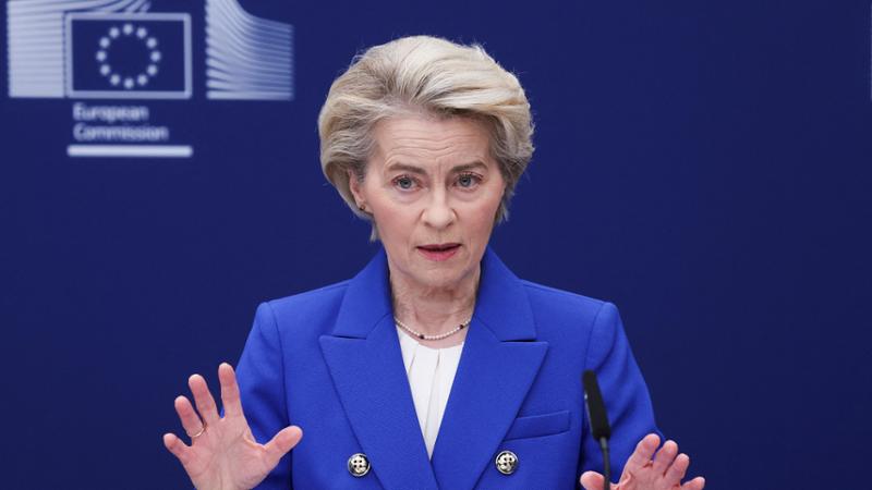 La presidente della Commissione europea annuncia un massiccio aumento della spesa per la difesa. Prime reazioni negative dall’Italia: "Un piano bellicista, l’Europa non è nata per questo".