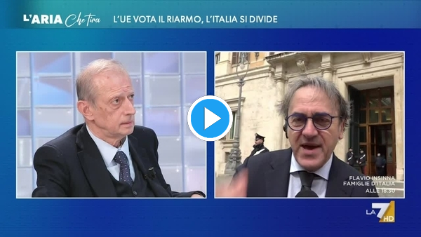Botta e risposta acceso tra il leader di Europa Verde e l’ex segretario del Pd durante L’Aria Che Tira. Divergenze sulla difesa comune e sulle spese militari dell’Ue.