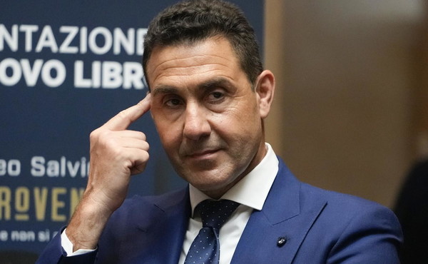 Il generale ed europarlamentare della Lega pubblica un post critico nei confronti del partito di Tajani, ma lo cancella dopo poche ore. Forza Italia lo accusa di falsità.