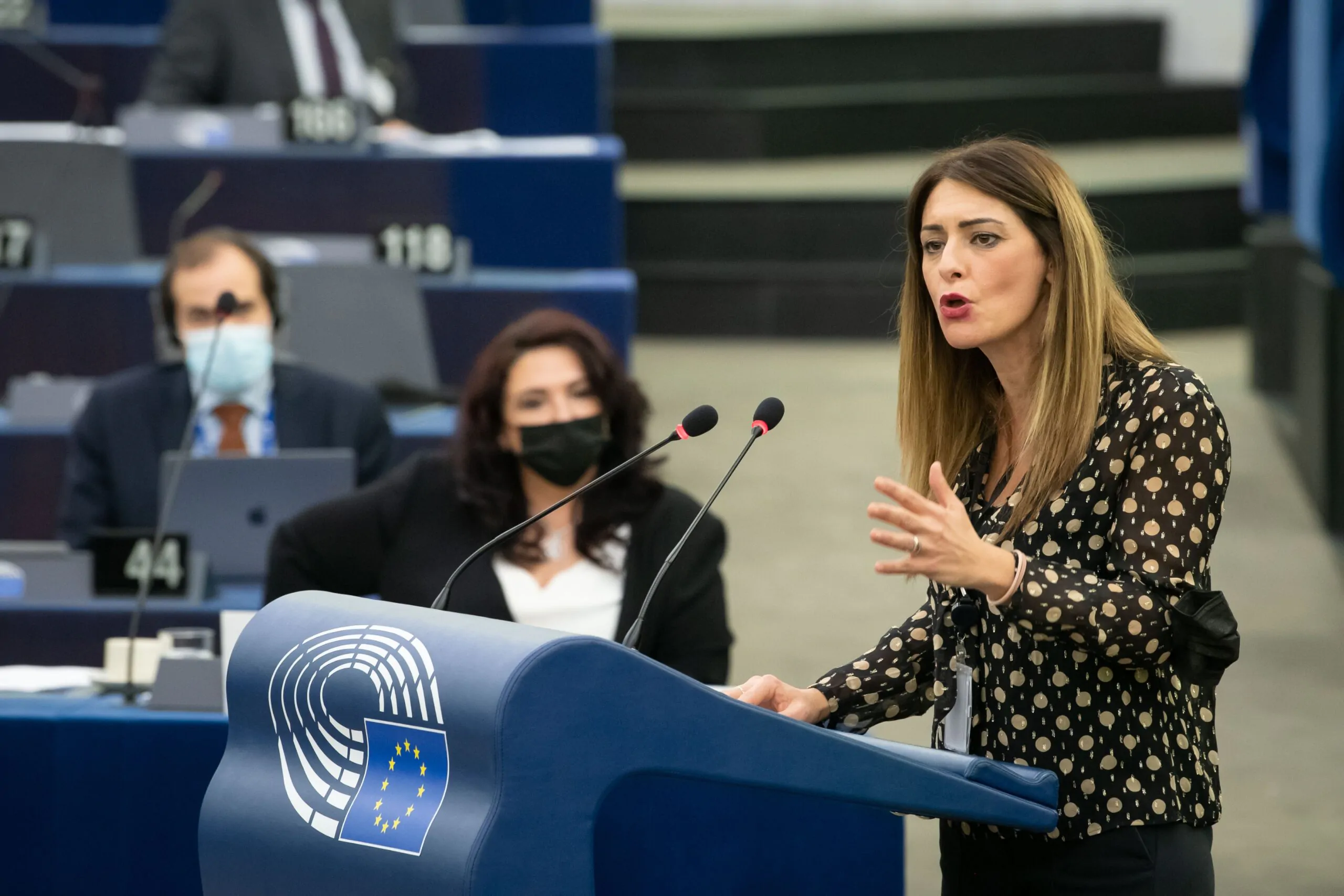 Le dichiarazioni di Pina Picierno sul riarmo europeo accendono la polemica nel Pd. Il dissenso interno si amplia con la richiesta di un congresso straordinario avanzata da Luigi Zanda.