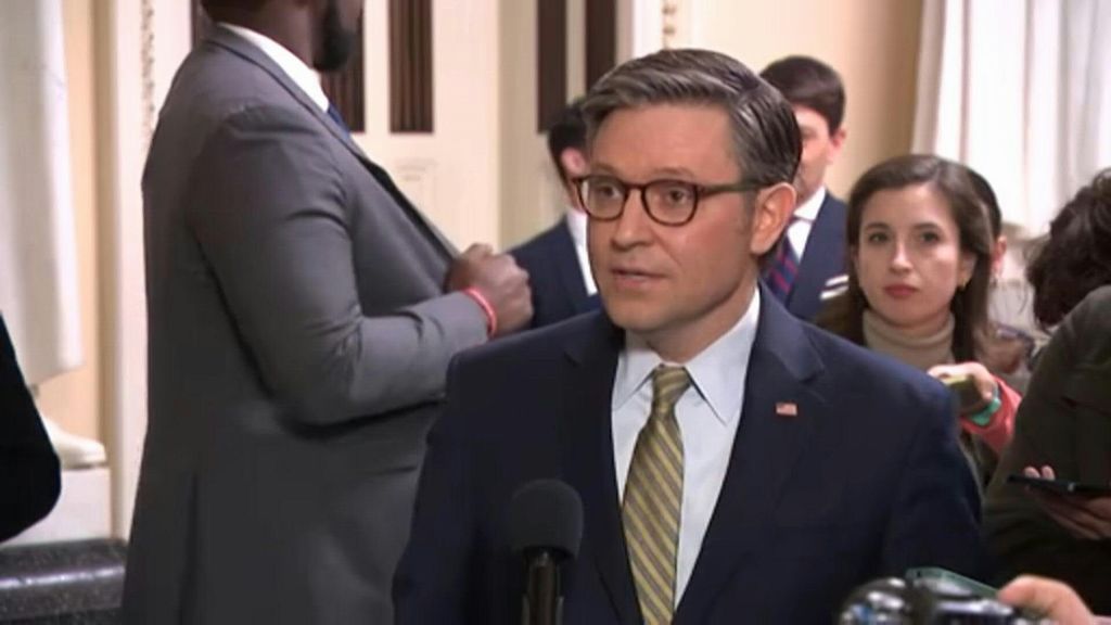 Lo speaker della Camera Usa, Mike Johnson, ha dichiarato che il presidente ucraino Volodymyr Zelensky dovrebbe dimettersi se non accetta un accordo sui minerali rari e non pone fine alla guerra.