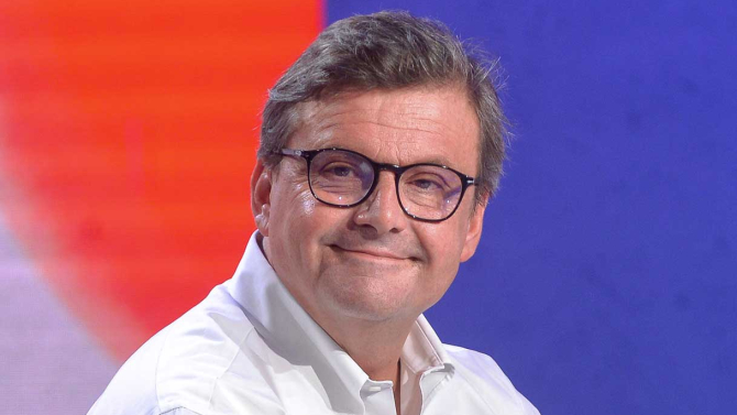 Dal congresso di Azione, Carlo Calenda elogia Paolo Gentiloni e invita esponenti dem a creare un’area riformista alleata. Replica Gasparri: “Noi siamo il centrodestra”.