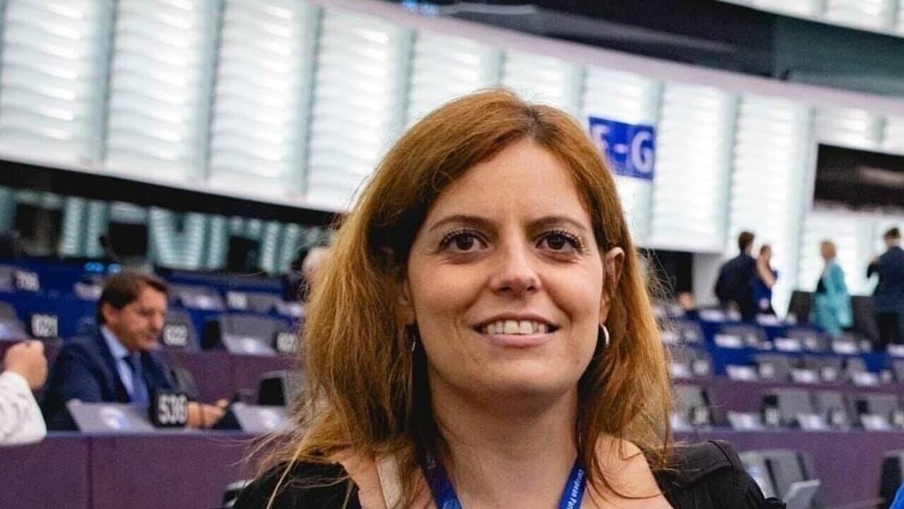 Salis risponde a Fratelli d’Italia e chiarisce: “La proprietà personale va tutelata, ma quella legata al profitto va superata”