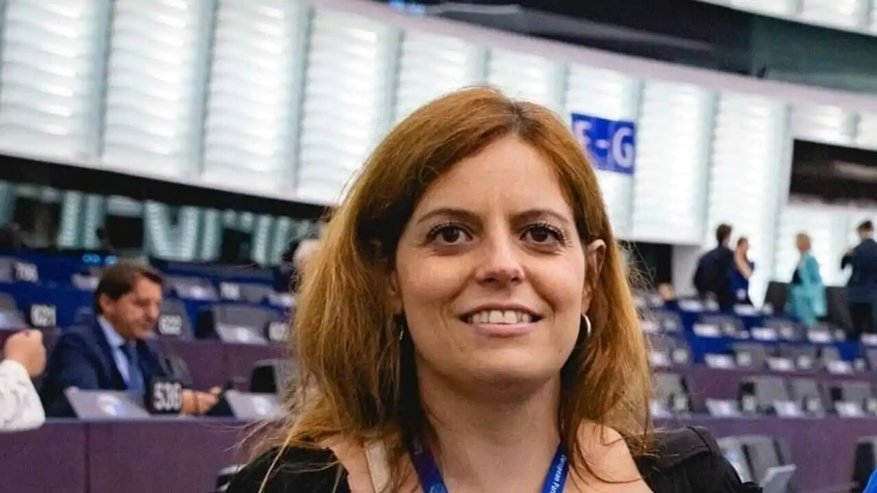 Salis risponde a Fratelli d’Italia e chiarisce: “La proprietà personale va tutelata, ma quella legata al profitto va superata”