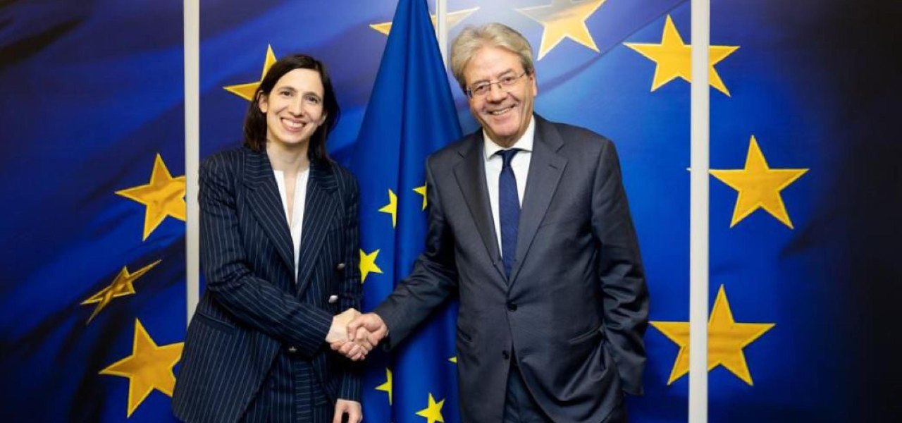 Il Partito Democratico alle prese con divisioni interne su difesa comune e inchiesta Qatargate. Gentiloni e i riformisti frenano Schlein, mentre Salvini e Conte attaccano.
