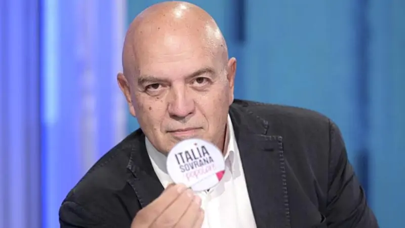 Il leader di Democrazia Sovrana Popolare attacca Romano Prodi per la sua invocazione all’unità europea durante la manifestazione di Bologna: “Tradisce se stesso”.