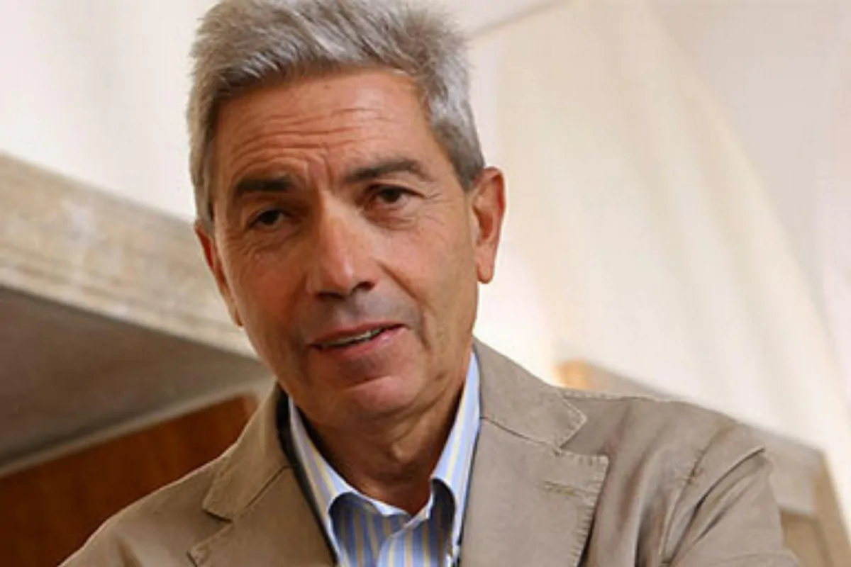 Il giornalista critica duramente Meloni e i suoi ministri: “Chiamarli fascisti è quasi fargli un favore”