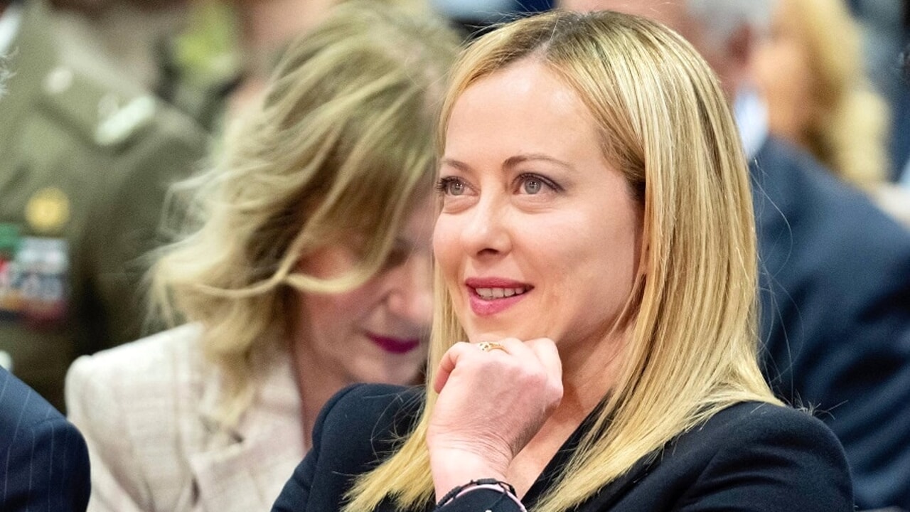 Il nuovo sondaggio Noto per Porta a Porta fotografa un’Italia stabile a destra: FdI sale, centrosinistra in lieve flessione, stallo per i centristi.
