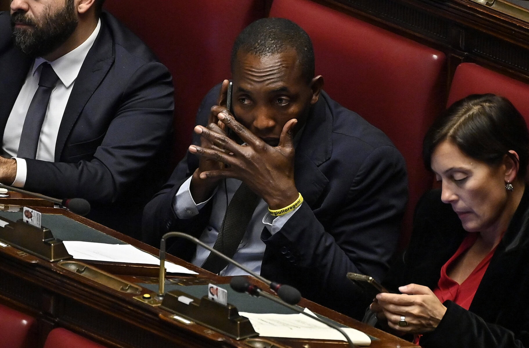Aboubakar Soumahoro annuncia un viaggio in Africa e apre a nuovi scenari politici, rivendicando pragmatismo, interesse nazionale e distanza definitiva dalla sinistra tradizionale.