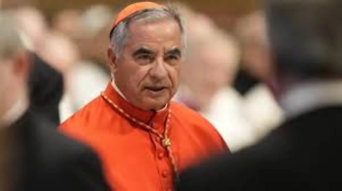 Becciu rinuncia al Conclave: “Obbedisco al Papa, ma resto convinto della mia innocenza”