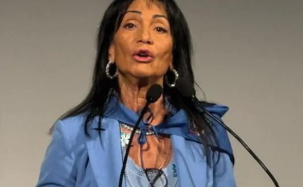 Anna Maria Cisint, europarlamentare della Lega, attacca duramente dopo la visita al centro islamico Emanet: “Terrificante, ritiro immediato se fosse toccato ai miei figli”.