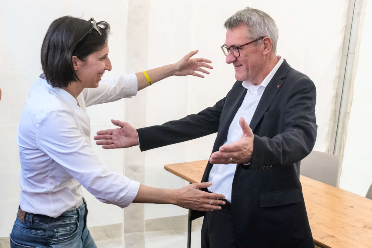 Schlein frena sull’abrogazione del jobs act per evitare un insuccesso annunciato. Il M5S fiuta l’occasione, mentre Renzi dice no senza esitazioni