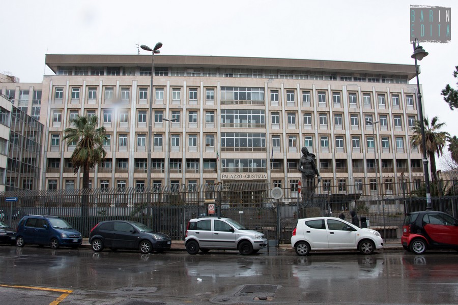 Il Tribunale di Bari dispone per la ragazza un percorso di messa alla prova dopo il gesto che indignò il Paese e fece il giro dei social.