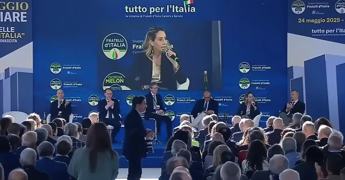 A Caivano, la sorella della premier rivendica le radici del partito: “FdI nasce dalla legalità. Meno salotti, più quartieri veri”