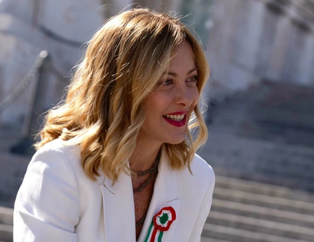 Fratelli d’Italia stabile al 30,1%, il Pd cresce dello 0,1% ma resta distante. Cala la Lega, governo promosso dagli italiani