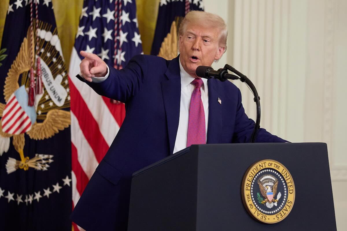 L’ex presidente Usa rivendica il suo ruolo di pacificatore in Medio Oriente e apre alla mediazione di Putin per fermare l’escalation.