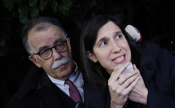 Il congresso regionale si avvicina: il governatore De Luca punta a consegnare il partito al figlio Piero. La segretaria prova il colpo di teatro con Sandro Ruotolo.