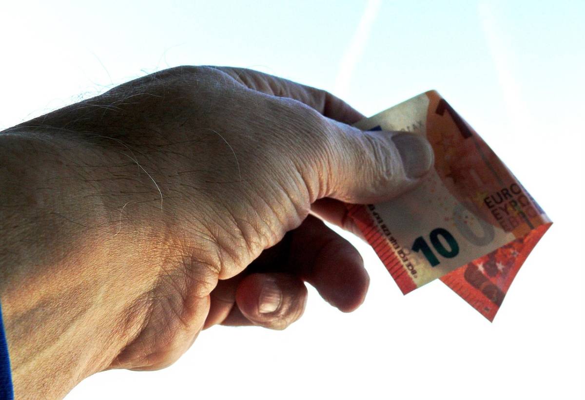 Un piano innovativo prevede versamenti statali per ragazzi dai 6 ai 18 anni, da investire in fondi pensione a lungo termine. Obiettivo: risparmio e sostenibilità.