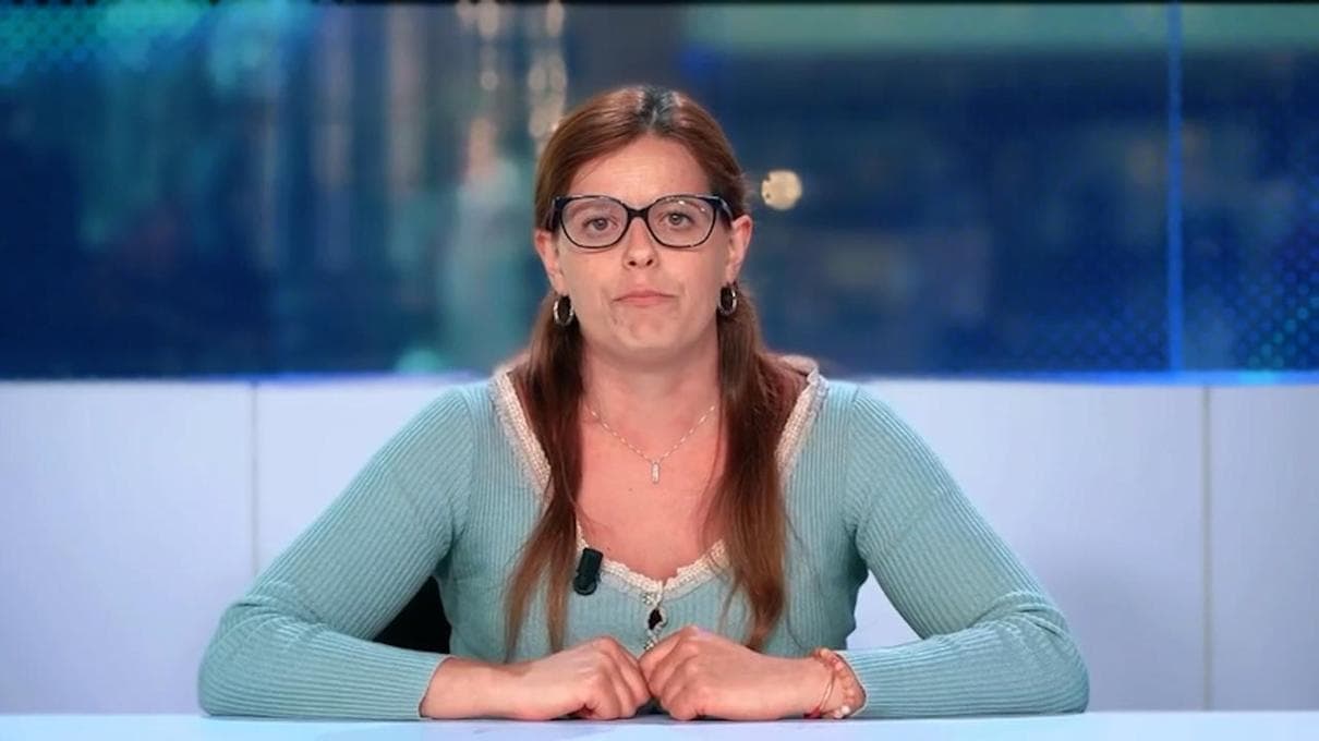 L’eurodeputata di Avs respinge ogni paragone tra la sua vicenda giudiziaria in Ungheria e l’indagine italiana che coinvolge Nordio, Piantedosi e Mantovano.