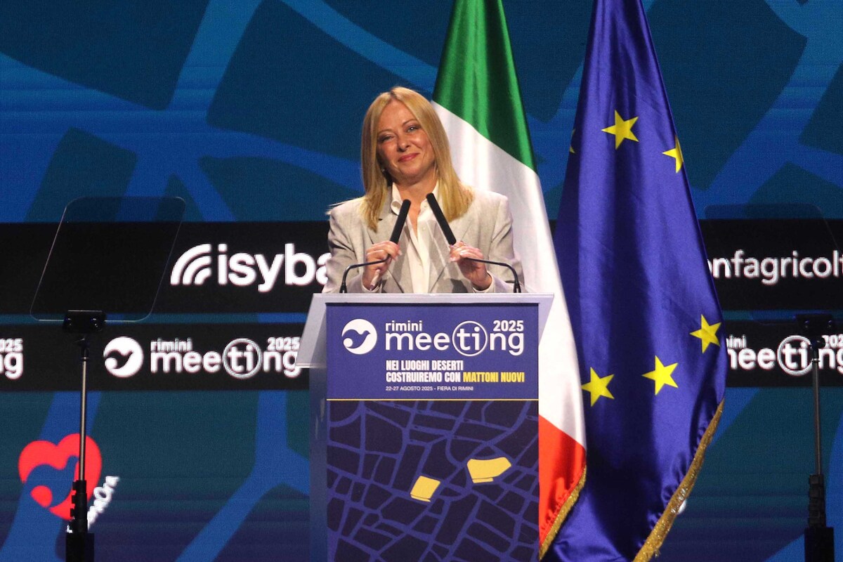 Meloni al Meeting di Rimini: “Piano casa per giovani coppie, Conte? Ha sbagliato tutto!”