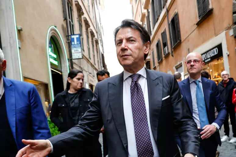 Il leader del Movimento 5 Stelle annuncia su Facebook una consultazione tra iscritti per destinare fondi tagliati dagli stipendi di parlamentari e consiglieri.