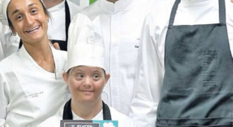 La 37enne romana con sindrome di Down realizza il suo sogno: assunta come aiuto cuoca in un prestigioso albergo del centro storico.