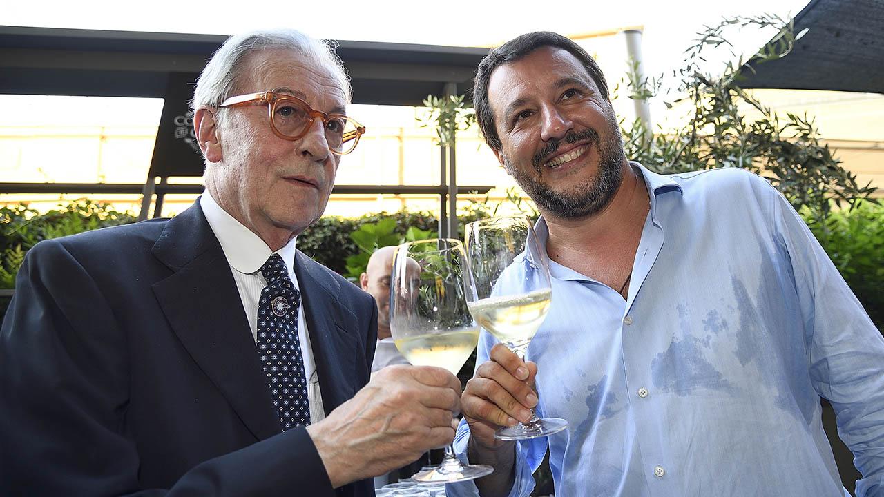 L’editoriale di Vittorio Feltri difende Salvini dopo la polemica con Macron: “Chi predica la guerra si metta l’elmetto. La Francia soffre di superiorità cronica”.