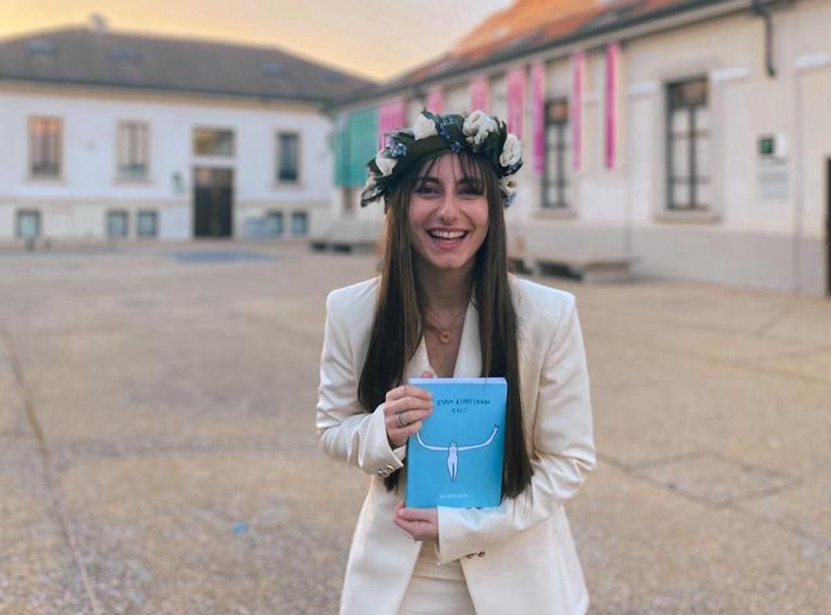 La storia di una 22enne che, dopo anni, ha ritrovato madre, padre e sorella biologici, trasformando un dolore in un’esperienza di amore e gratitudine.