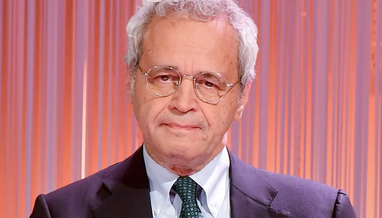 Enrico Mentana commenta il successo di Giorgia Meloni al Meeting di Rimini: un’ovazione che arriva dal centro cattolico e consolida la sua leadership politica.