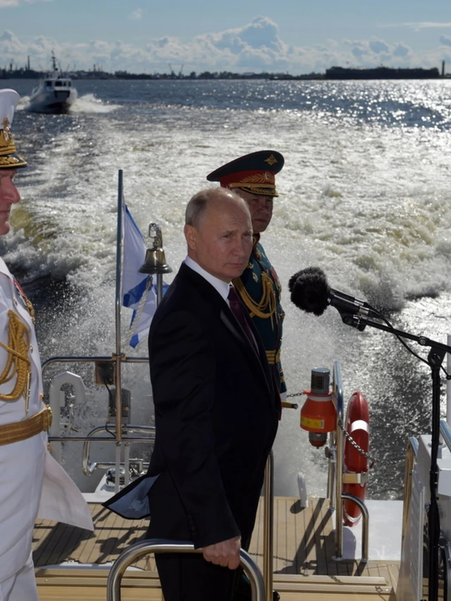 Il presidente russo avverte da Vladivostok: Mosca colpirà qualsiasi militare occidentale sul suolo ucraino. Zelensky chiede garanzie immediate da 26 Paesi alleati.