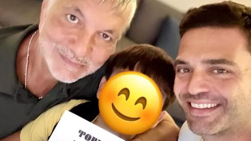 “Tanti auguri amore grandissimo”: Vendola festeggia col marito il ritorno a scuola del figlio Tobia
