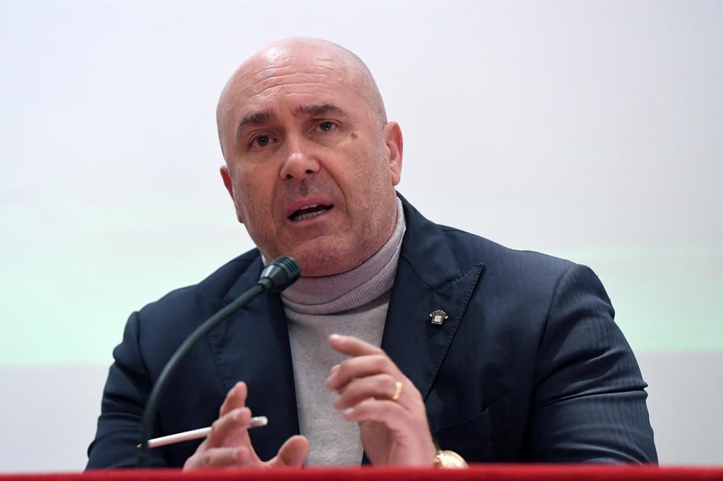 Il sindaco di Terni, Stefano Bandecchi, scatena polemiche con frasi shock sui bambini palestinesi. Fratoianni e Verini chiedono l’intervento di Giorgia Meloni.