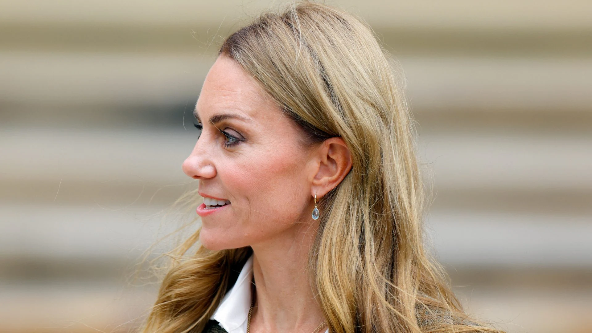Kate Middleton sorprende con i capelli biondi: scoppiano le polemiche