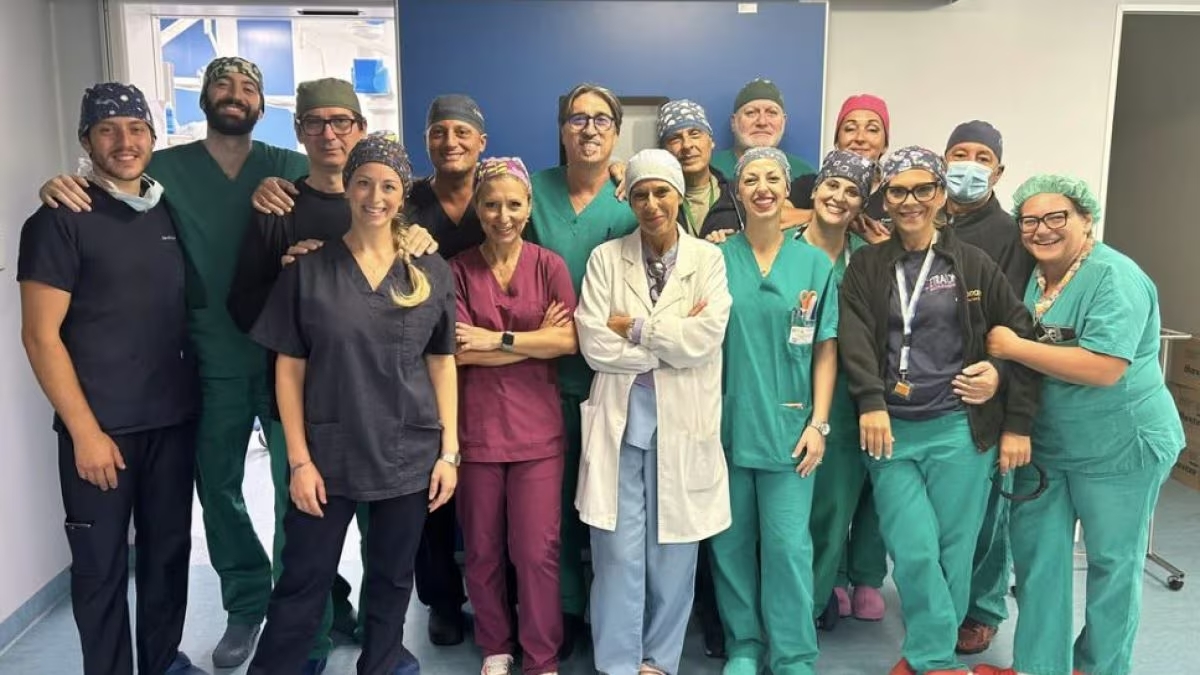 Un anziano di 87 anni, afflitto da dolori insopportabili, è stato salvato all’ospedale di Taormina grazie a un intervento oncologico di altissima complessità.