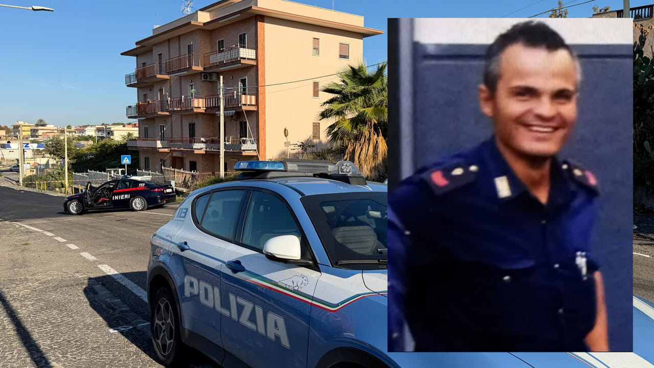 L’agente Aniello Scarpati, 47 anni, originario di Portici, è deceduto dopo lo scontro tra la volante e un Suv. Ferito gravemente il collega a bordo.