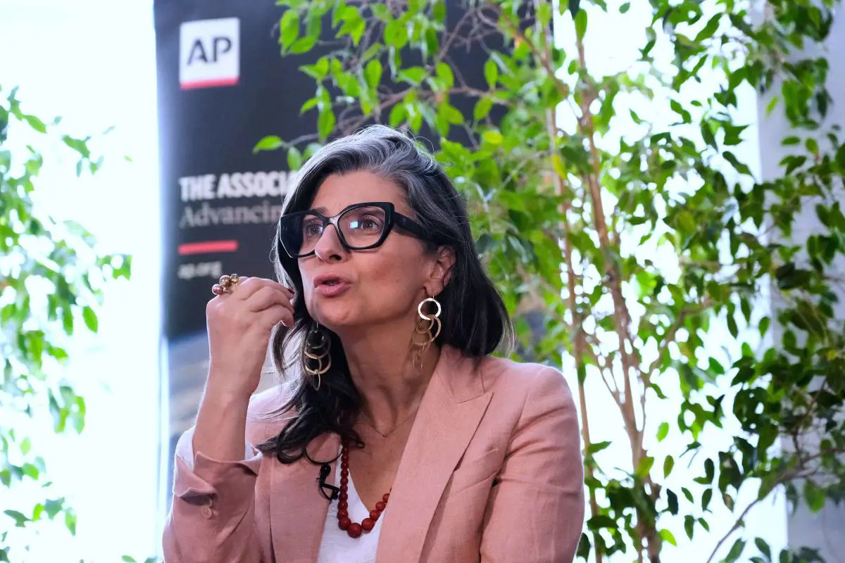 La riconferma di Francesca Albanese come relatrice speciale Onu sui diritti umani nei territori palestinesi è sotto accusa: secondo documenti interni, il presidente Jürg Laube avrebbe ignorato obblighi formali imposti dalle Nazioni Unite.