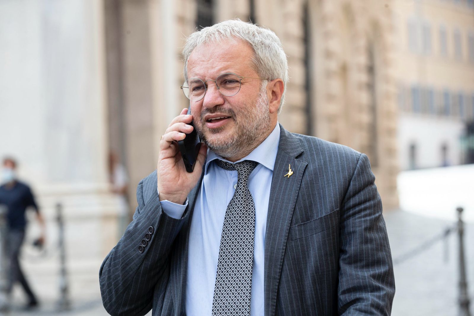 Alta tensione nella Lega e scontro con il Mef sulla manovra: stop all’allungamento delle finestre pensionistiche, Borghi sfida Giorgetti e l’opposizione provoca.