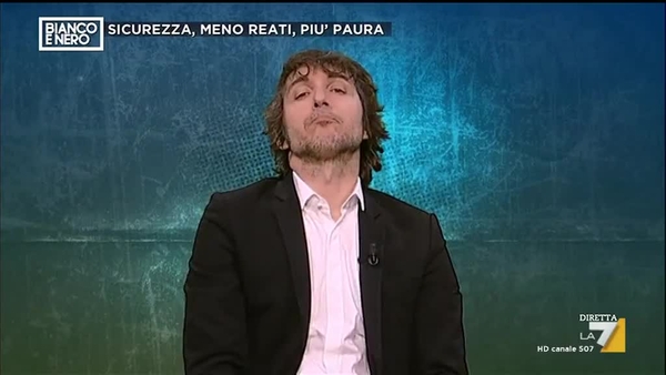 Il caso di Lonate Pozzolo divide l’opinione pubblica: ucciso il rapinatore Adamo Massa, il proprietario Jonathan Rivolta non è indagato, ma la tensione resta altissima.