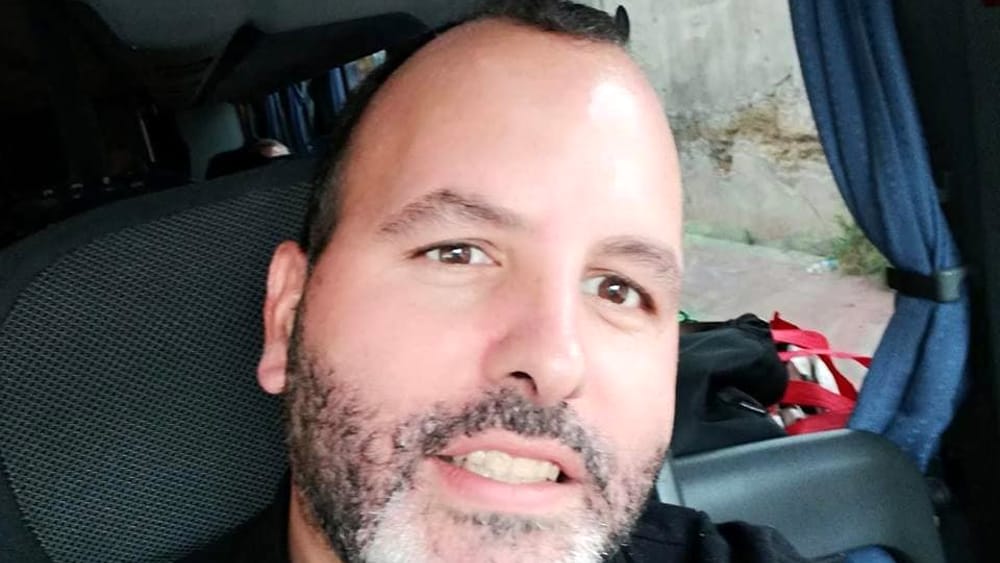 Il parroco di Ravanusa e Campobello di Licata, don Marco Damanti, commenta la morte del rapinatore di Lonate Pozzolo e scatena polemiche per parole giudicate “inermi ma sincere”.
