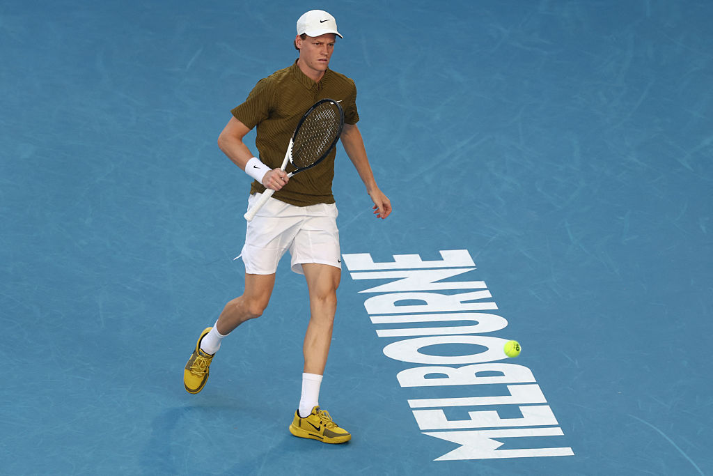 La sconfitta di Jannik Sinner contro Novak Djokovic agli Australian Open scuote il tennis mondiale, Rafael Nadal indica nella gestione dei momenti chiave la svolta decisiva del match.