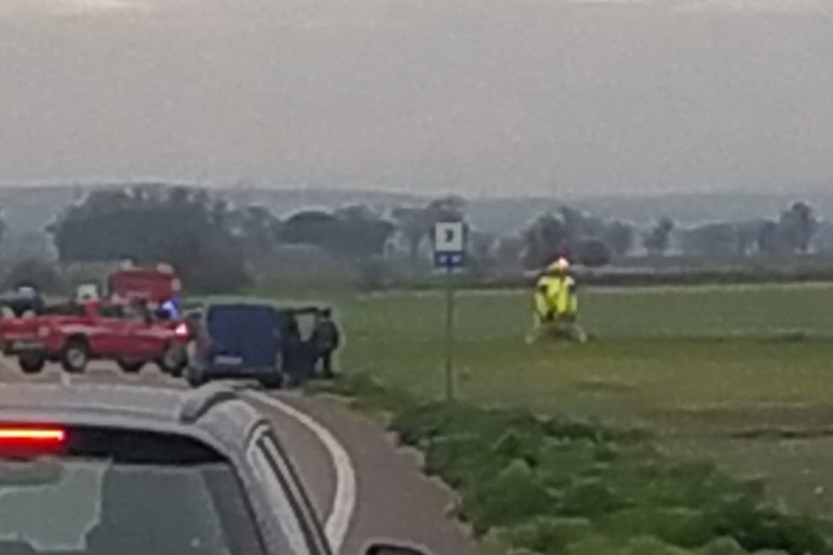 Gravissimo incidente tra Altamura e Jesce: un giovane muore sul colpo, poi il decesso della sorella di 25 anni. Altri ragazzi feriti, due in condizioni critiche.